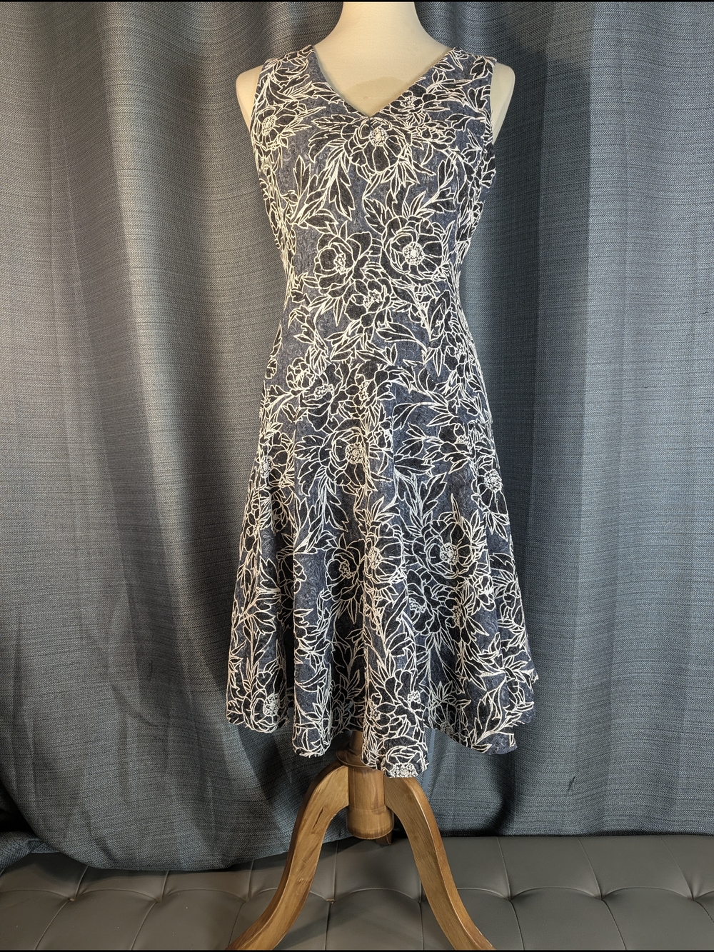 Sleeveless Navy & White Floral V-Neck Midi Dress